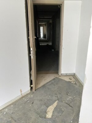 3 BHK Apartment – Entrance View at GeeCee Emerald, Kharghar - for Sale