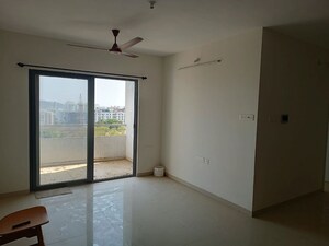 Room in 1 BHK Apartment at Skyi Songbirds, Bavdhan – for Sale