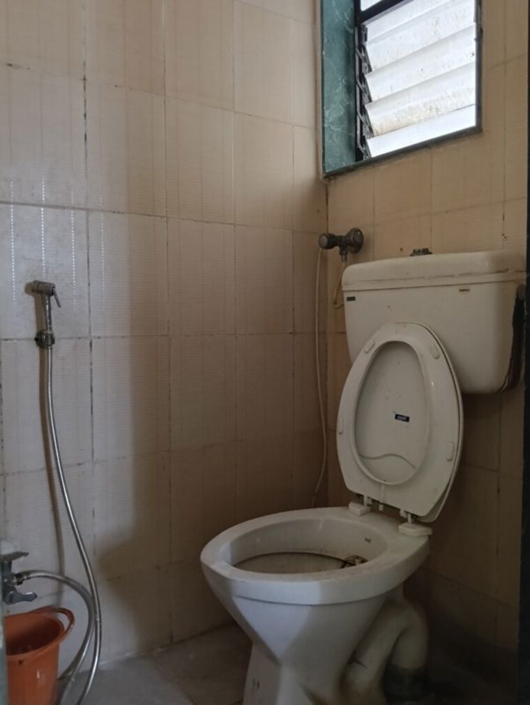 Bathroom, haware-citi 1 RK 240 Sq.Ft. Apartment In Ghodbunder Road Thane 10319619