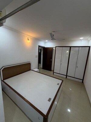 Room in 2 BHK Apartment at Juhu – for Rent