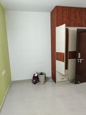 Room in 3 BHK Apartment at UPAVP Bhagirathi Enclave, Raebareli Road – for Rent