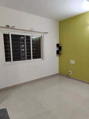 Room in 3 BHK Apartment at UPAVP Bhagirathi Enclave, Raebareli Road – for Rent