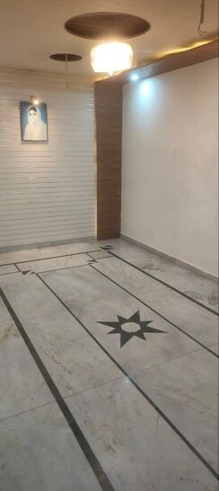 3 BHK + Pooja Room,Servant Room,Store Room Builder Floor For Rent in Sector 7