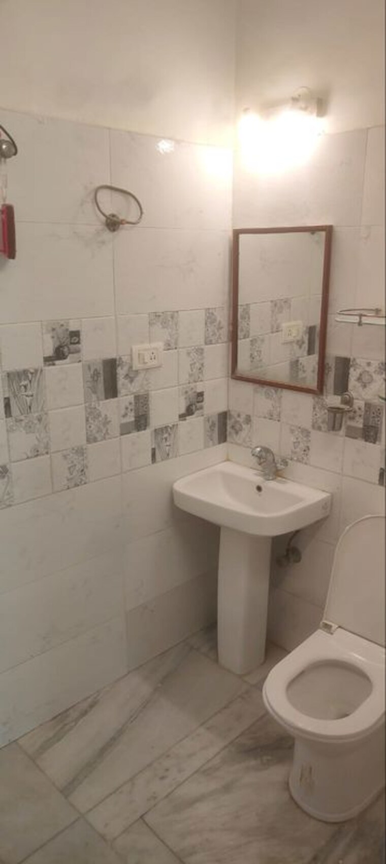 Bathroom, sector 7 3 Bedroom 2400 Sq.Ft. Builder Floor In Sector 7 Chandigarh 10319816