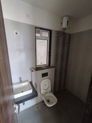 Bathroom in 1.5 BHK Apartment at Sheth Avante, Kanjurmarg West – for Rent