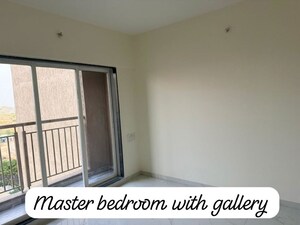 Room in 2 BHK Apartment at Anant Metropolis Insignia Towers, Kasarvadavali – for Rent
