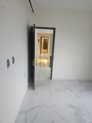 Room in 1 BHK Apartment at Nahar Amaryllis Towers and Plaza, Chandivali – for Rent