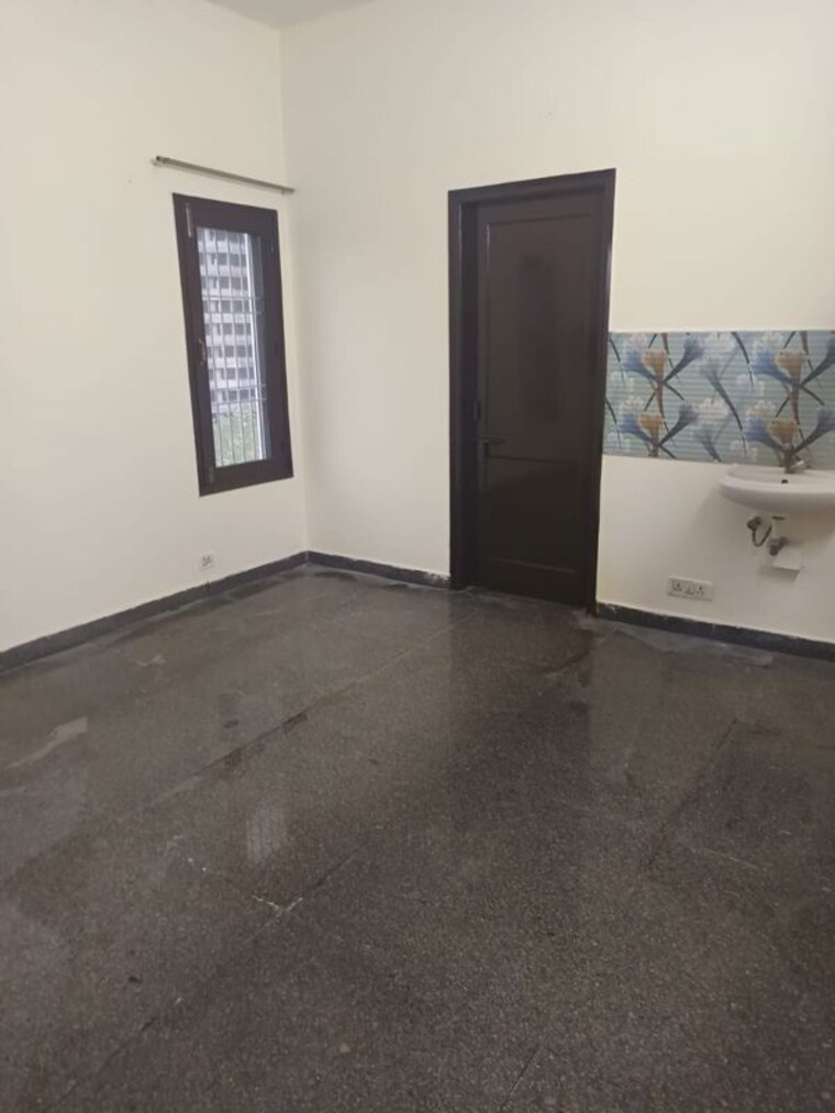Room, sector 57 3 Bedroom 300 Sq.Yd. Builder Floor In Sector 57 Gurgaon 10319878