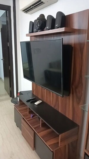 Team Area in 2 BHK Builder Floor at Krishna Market – for Rent