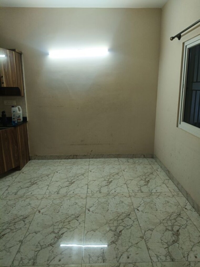 Room, embassy-icon 2 Bedroom 1250 Sq.Ft. Apartment In Infantry Road Bangalore 10272941