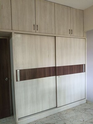 Furnished Amenities in 2 BHK Apartment at Embassy Icon, Infantry Road – for Rent