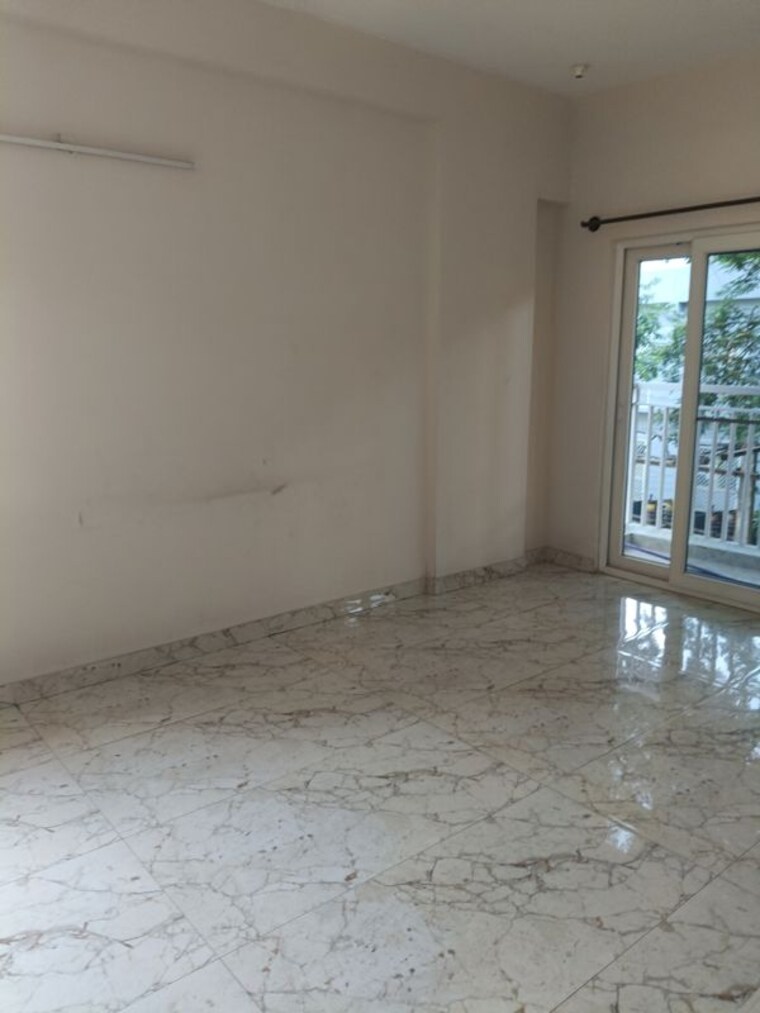 Room, embassy-icon 2 Bedroom 1250 Sq.Ft. Apartment In Infantry Road Bangalore 10272941