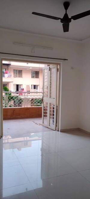 Room in 3 BHK Apartment at GK Rose Icon, Pimple Saudagar – for Rent