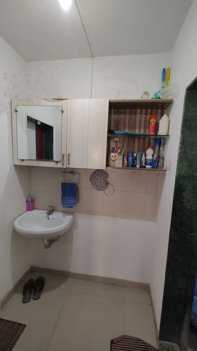 Bathroom, harit-shilp 2 Bedroom 829 Sq.Ft. Apartment In Rahatani Pune 10309590