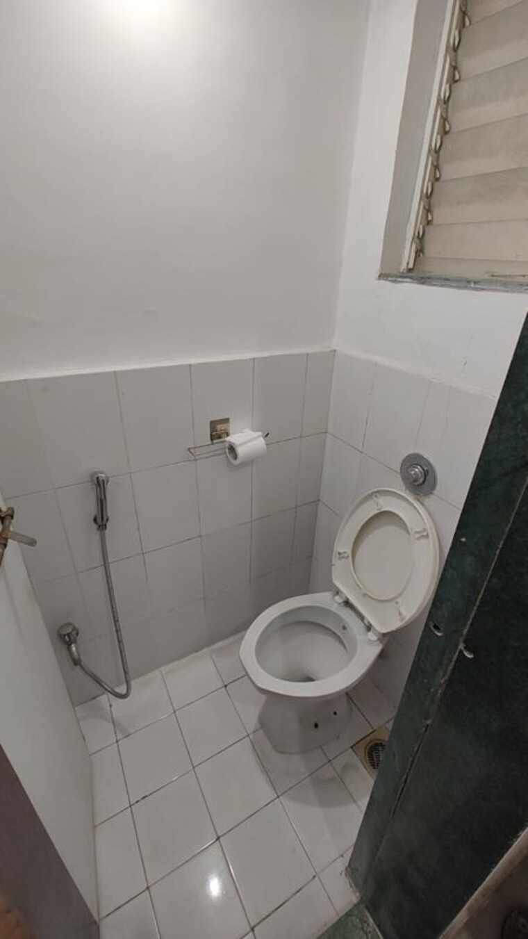 Bathroom, harit-shilp 2 Bedroom 829 Sq.Ft. Apartment In Rahatani Pune 10309590