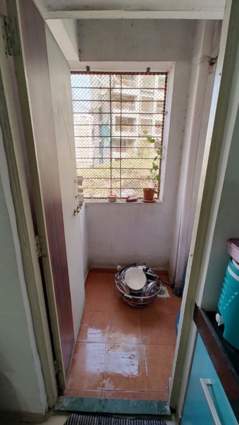 Bathroom, harit-shilp 2 Bedroom 829 Sq.Ft. Apartment In Rahatani Pune 10309590