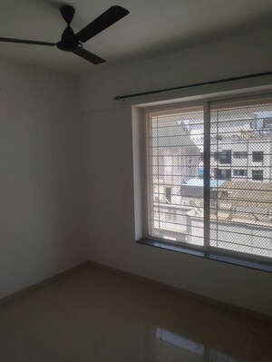 Room in 2 BHK Apartment at Sunshree Crown, Kondhwa – for Rent