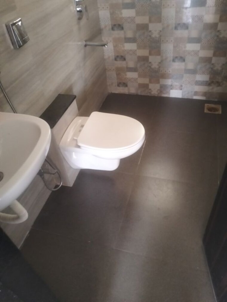 Bathroom, sunshree-crown 2 Bedroom 1055 Sq.Ft. Apartment In Kondhwa Pune 10319875