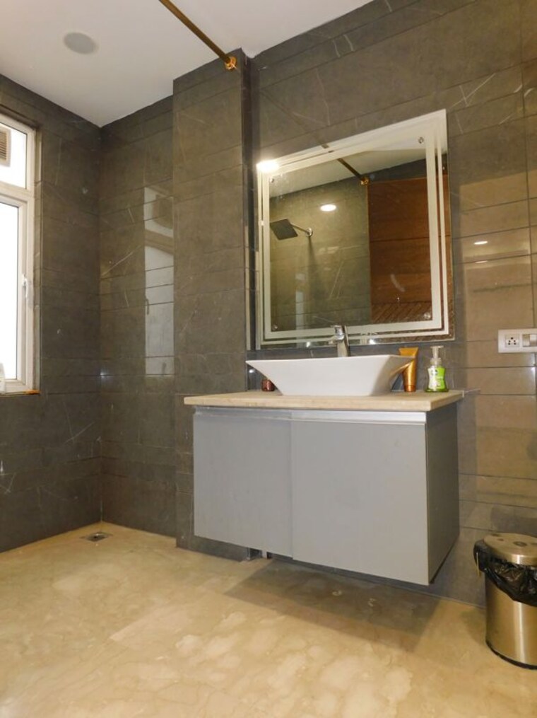 Kitchen, east of kailash 3 Bedroom 1200 Sq.Ft. Builder Floor In East Of Kailash Delhi 10319891