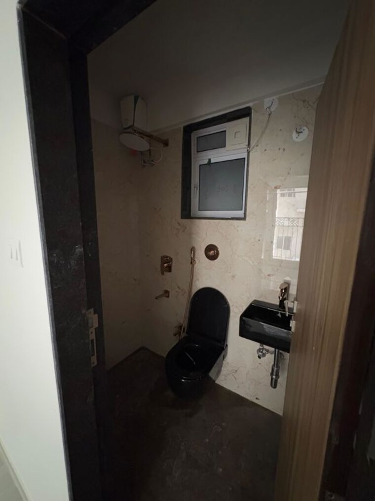 Bathroom, uk-iridium 1 Bedroom 410 Sq.Ft. Apartment In Kandivali East Mumbai 10319909