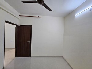 Room in 2 BHK Apartment at UK Iridium, Kandivali East – for Rent