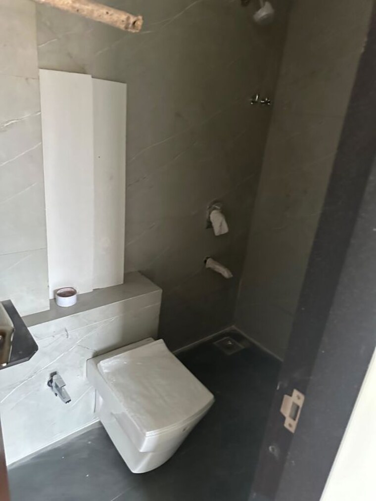 Bathroom, chandiwala-pearl-heaven 1 Bedroom 450 Sq.Ft. Apartment In Andheri East Mumbai 10319921
