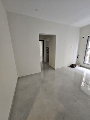 Room in 2 BHK Apartment at Chandiwala Pearl Heaven, Andheri East – for Rent