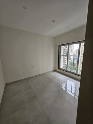 Room in 2 BHK Apartment at Chandiwala Pearl Heaven, Andheri East – for Rent