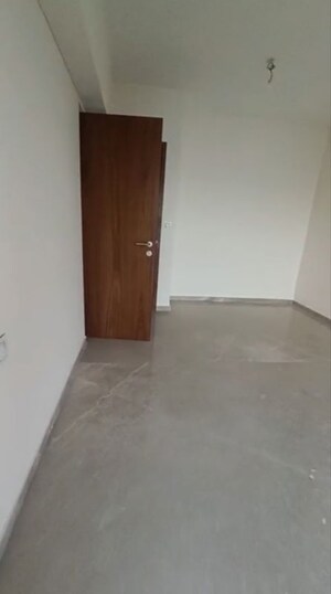 Room in 4 BHK Apartment at LnT Elixir Reserve, Powai – for Rent