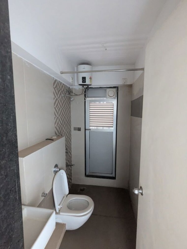 Bathroom, mayfair-the-view 2 Bedroom 650 Sq.Ft. Apartment In Vikhroli West Mumbai 10320017