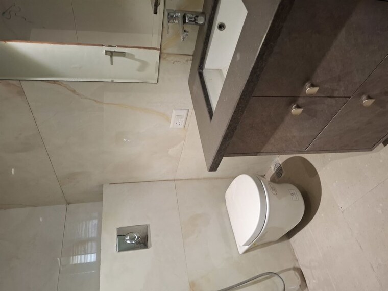 Bathroom, banjara hills 5 Bedroom 4300 Sq.Ft. Apartment In Banjara Hills Hyderabad 10320092