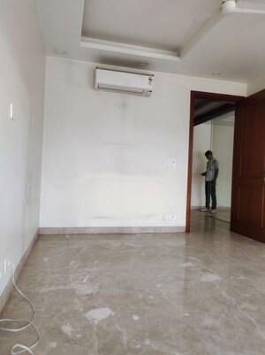 Room in 4 BHK Builder Floor at New Friends Colony – for Rent