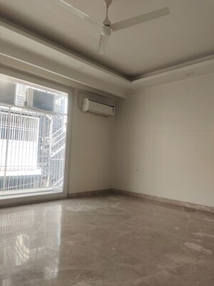 Room in 4 BHK Builder Floor at New Friends Colony – for Rent