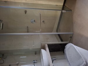 Furnished Amenities in 3 BHK Apartment at Banjara Hills – for Rent