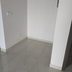 Room in 2.5 BHK Builder Floor at Smart World Gems, Sector 89 – for Rent