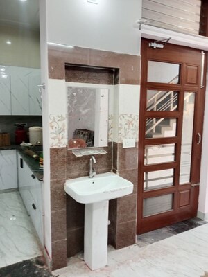  3 BHK Builder Floor at Sector 18 – for Rent