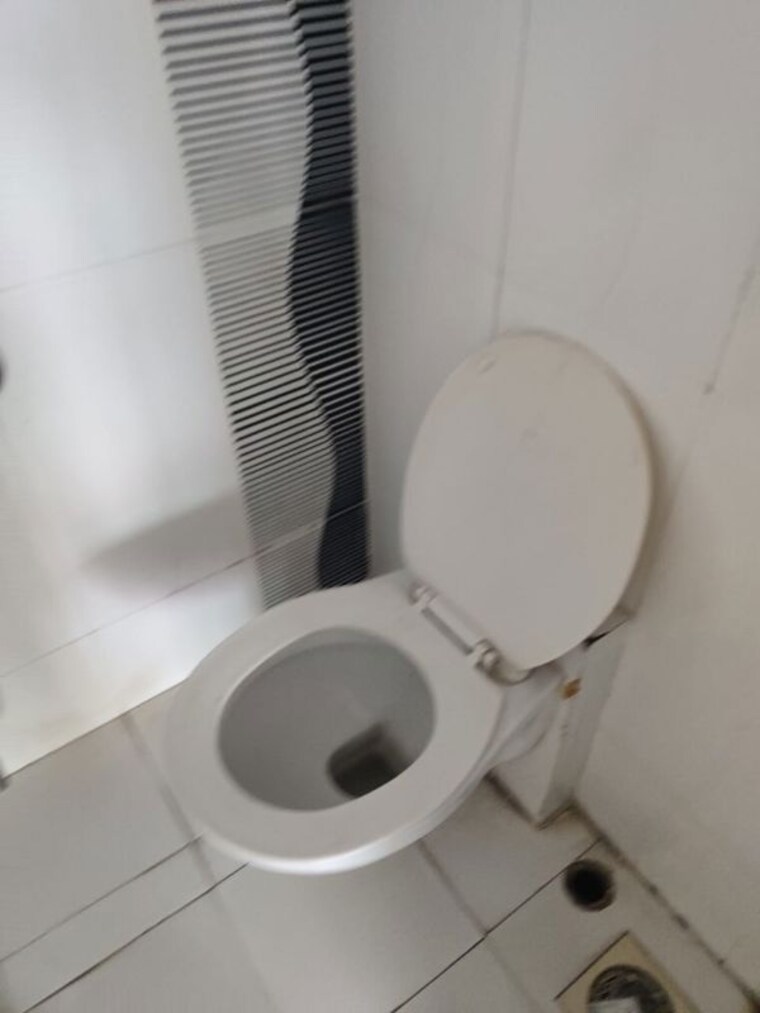 Bathroom, everest-nivara-infotech-park Commercial Office Space 1850 Sq.Ft. In Turbhe Navi Mumbai 10269559