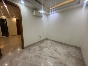 Room in 3 BHK Builder Floor at Delhi Cantonment – for Rent