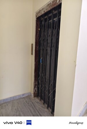 Lift in 2 BHK Builder Floor at Nayabad – for Sale