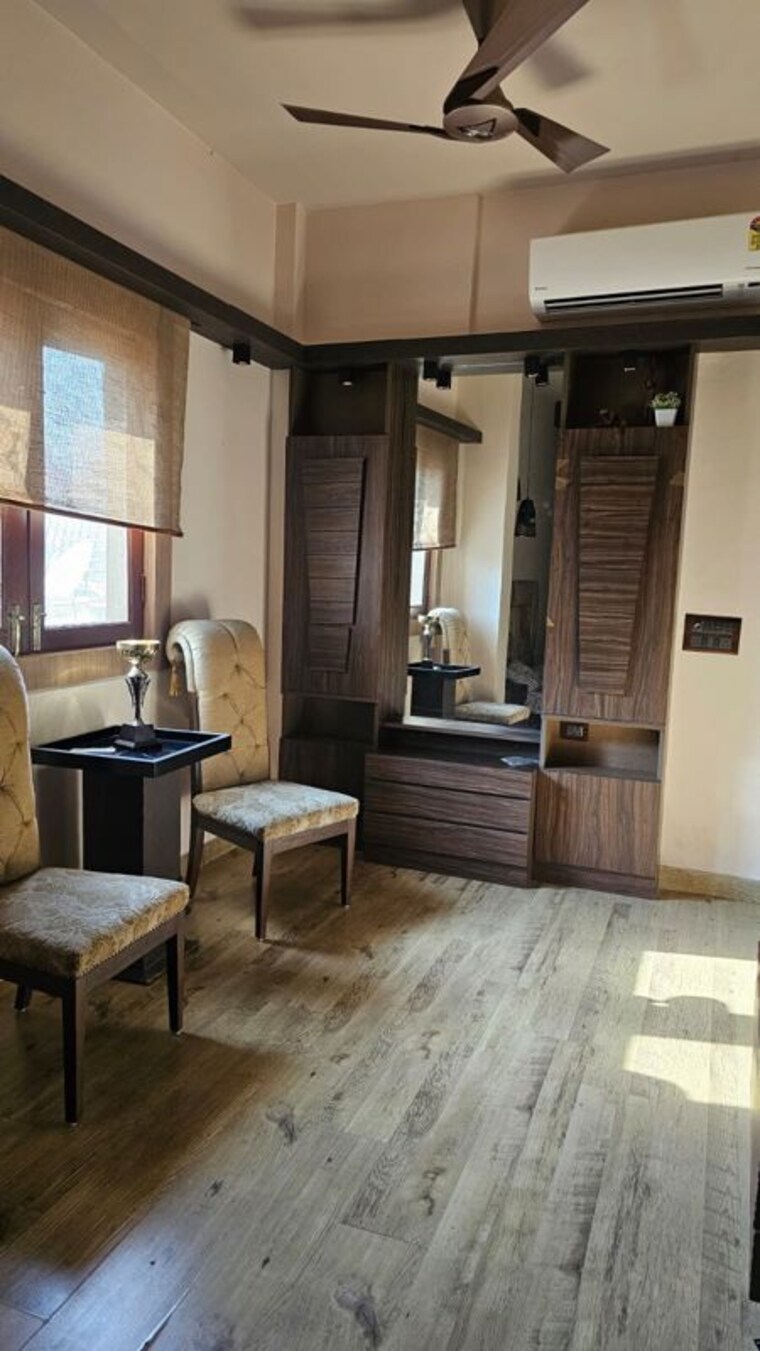 Living Room, sector 23 4 Bedroom 1725 Sq.Ft. Independent House In Sector 23 Noida 10320209