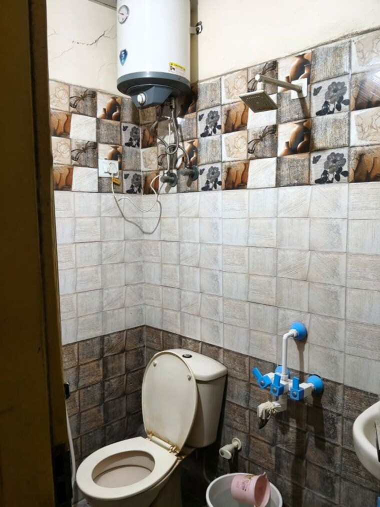 Team Area, abcz-east-sapphire 2 Bedroom 850 Sq.Ft. Builder Floor In Sector 45 Noida 10320255