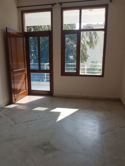 4 BHK + Servant Room Apartment For Sale in DLF The Belvedere Park