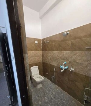 Furnished Amenities in 2 BHK Villa at Gomti Nagar – for Rent