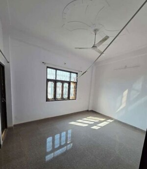Room in 2 BHK Villa at Gomti Nagar – for Rent