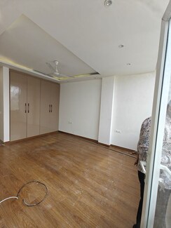 4 BHK + Servant Room Apartment For Sale in Unitech Uniworld City