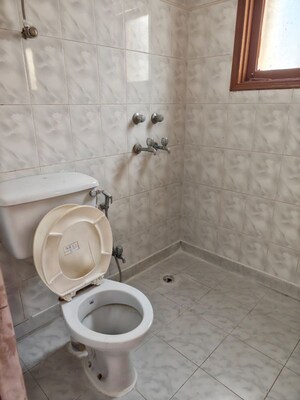 Bathroom in 3 BHK Apartment at M3M Merlin, Sector 67 – for Sale