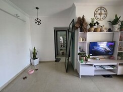 2 BHK + Servant Room Apartment For Sale in Gurukrupa Marina Enclave