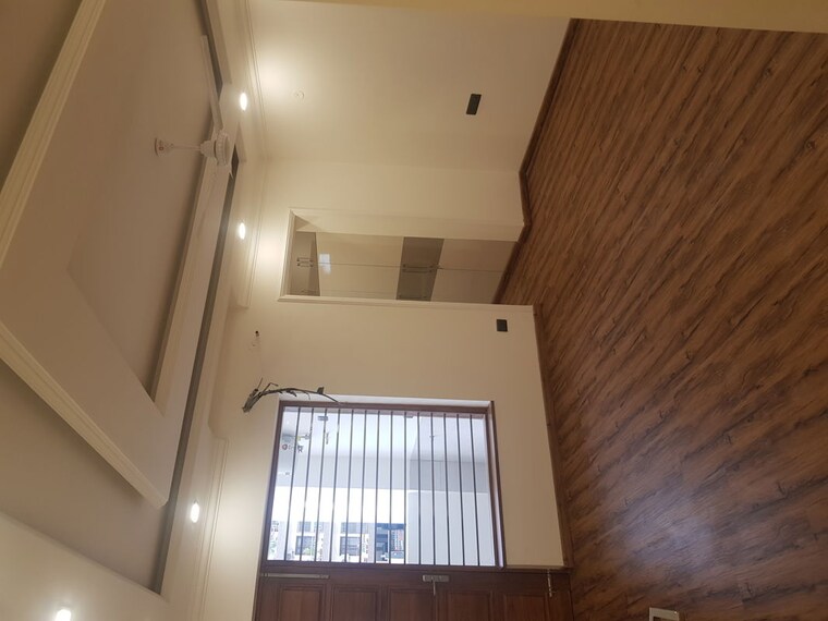 Room, sector 85 4 Bedroom 350 Sq.Yd. Builder Floor In Sector 85 Faridabad 10320324