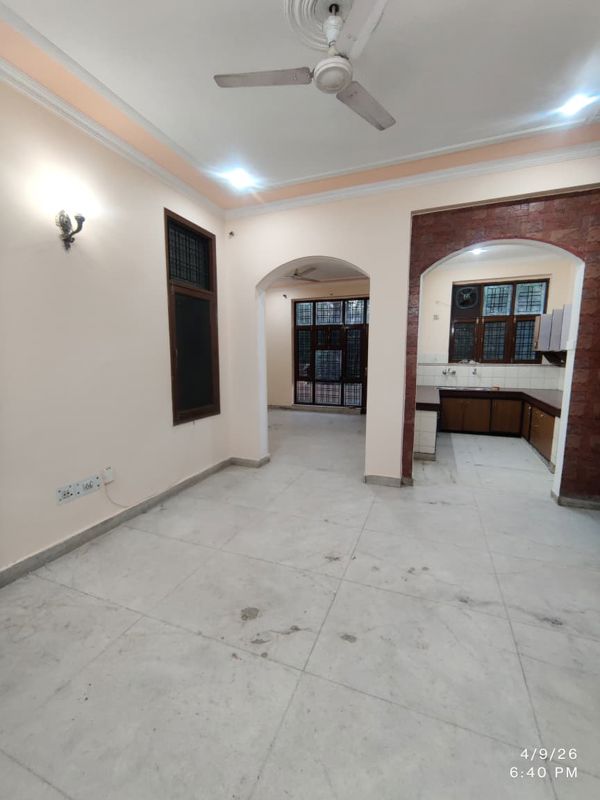 2.5 BHK + Pooja Room,Servant Room,Study Room,Extra Room,Basement,Store Room Builder Floor For Rent in MVL IPark