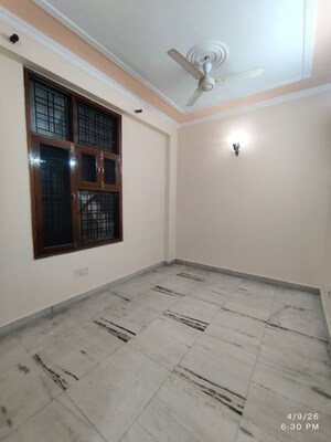 Room in 2.5 BHK Builder Floor at MVL IPark, Sector 15 – for Rent